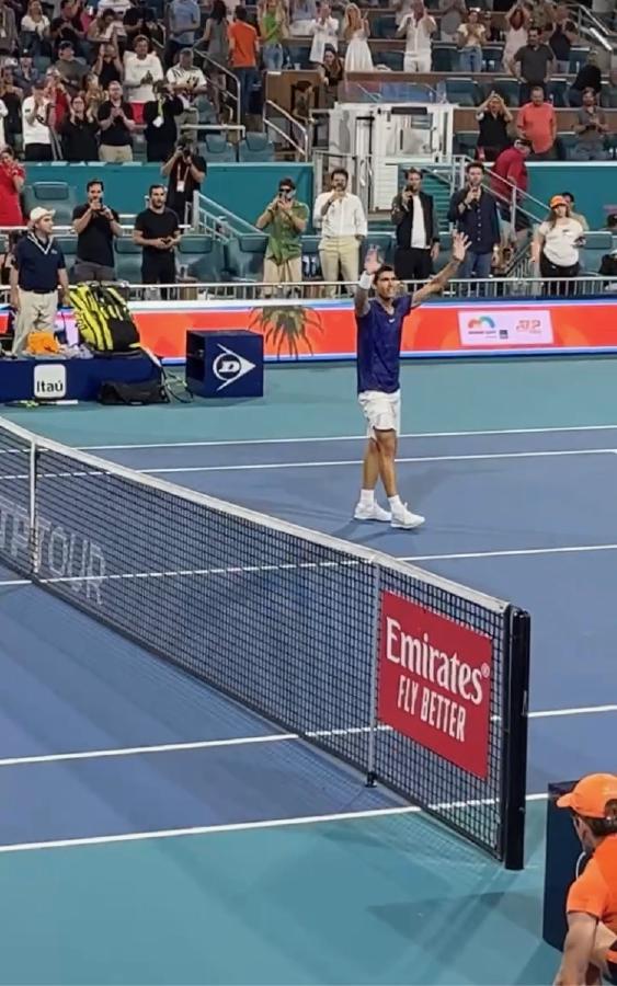 科尔达迈阿密爆冷：阿尔卡拉斯输在哪里，老教练复盘关键战术细节