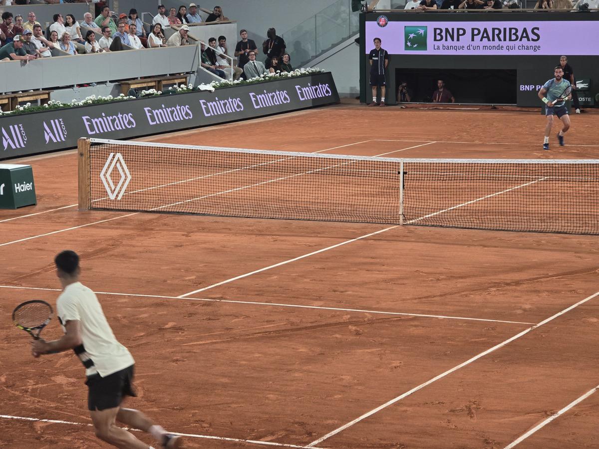 阿尔卡拉斯蒙卡发声：弄脏袜子，还炮轰了摄像头