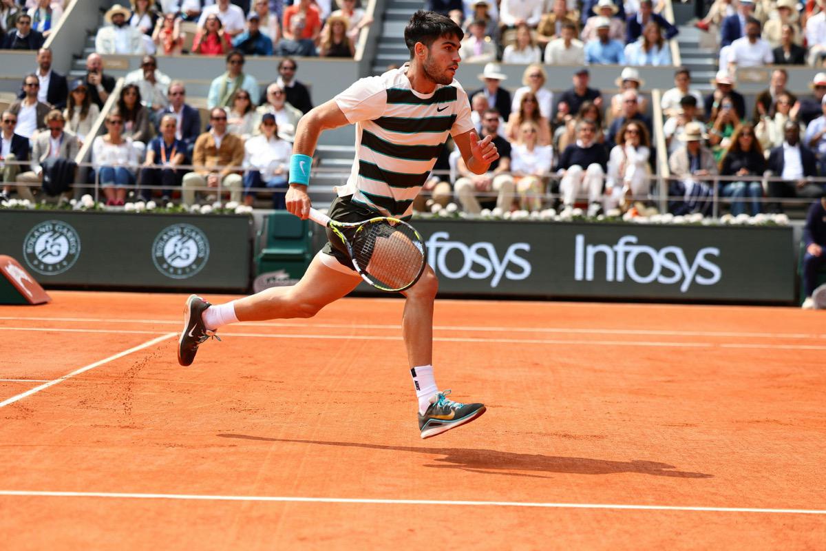 阿尔卡拉斯手腕伤势有多严重？法网三连冠的五周生死局